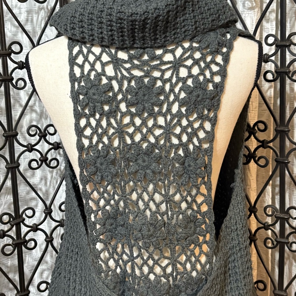 Olivers Gray Open-Back Sweater